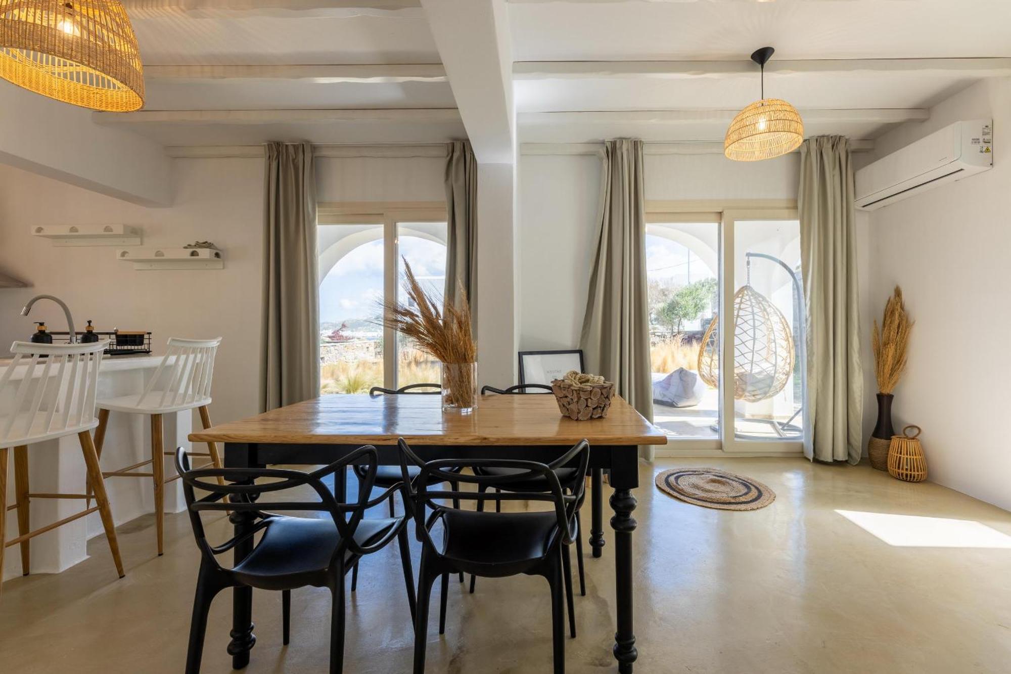 Villa Blue Zircon